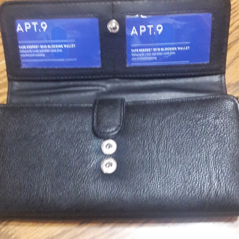 Wallet - Picture 4 of 4